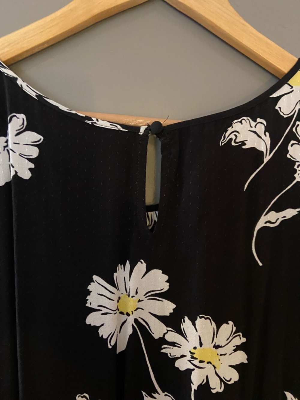 Women’s Talbots Black Floral Wrap-Style Midi Dress with Belt, Size 16 - Picture 7 of 8
